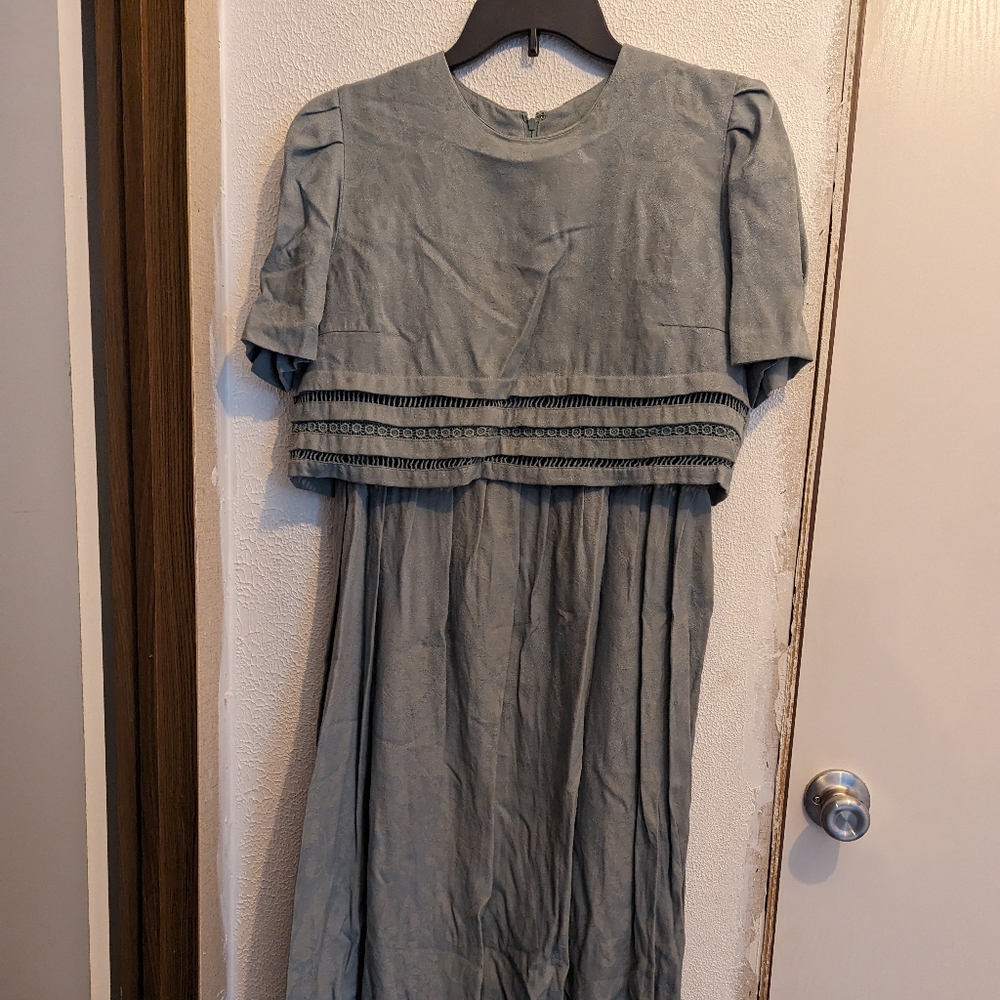 Karin Stevens dress